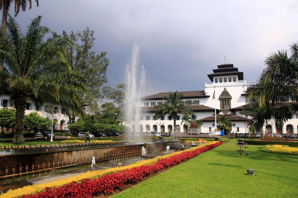 Mine Home Hotel By Sovia Bandung Ngoại thất bức ảnh