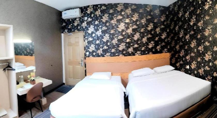 Mine Home Hotel By Sovia Bandung Ngoại thất bức ảnh